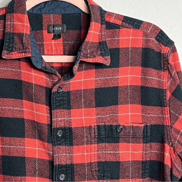 J.Crew Men's Flannel Shirt Size Large Red Plaid Long Sleeve Top Pocket Button Up - Picture 8 of 11